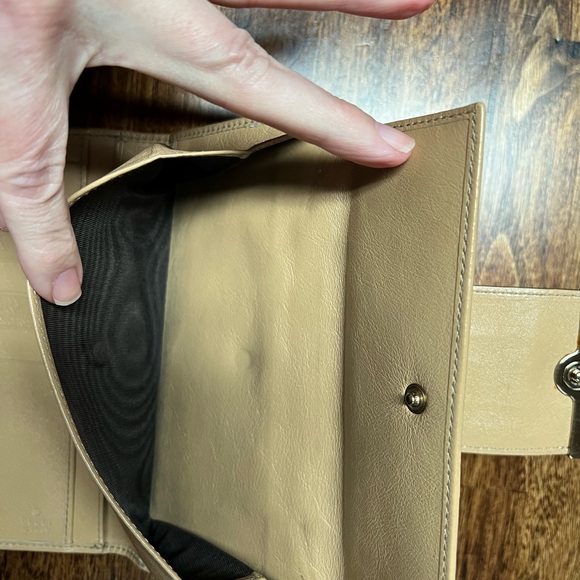 GUCCI Embossed Leather Snap Closure Bifold Long Wallet - Picture 9 of 15